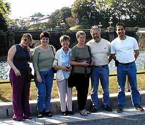 Caroline, Julie, mum, auntie Wendy, uncle Bryn & me at the Emperor's palace